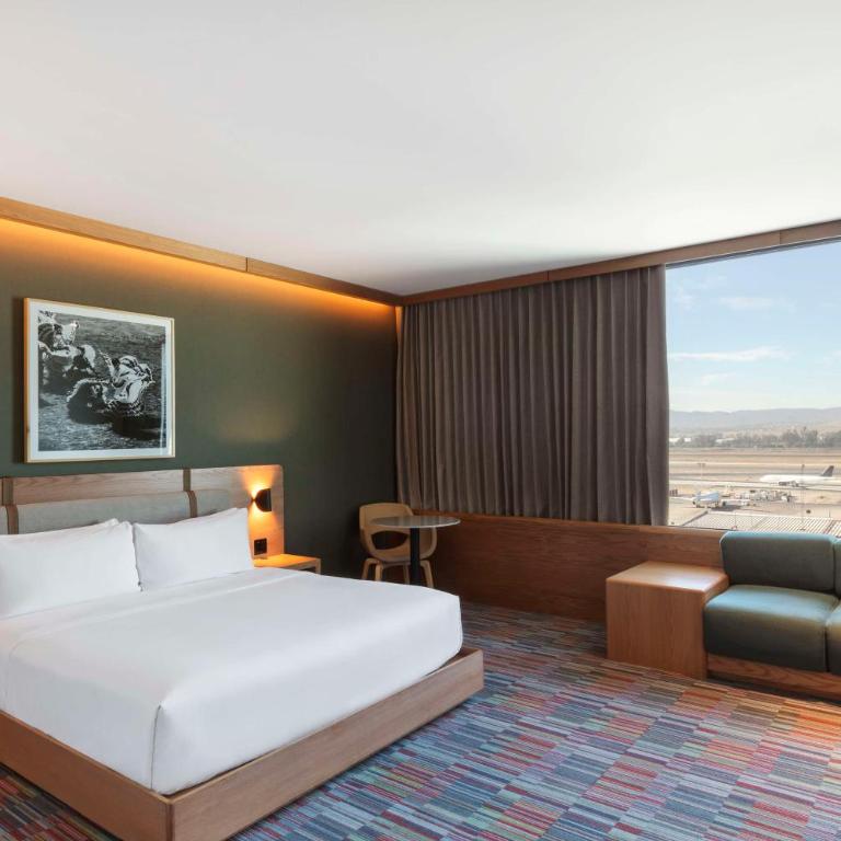Hilton Garden Inn Guadalajara Airport - Suite Junior con vistas al aeropuerto - 1 cama extragrande - 2