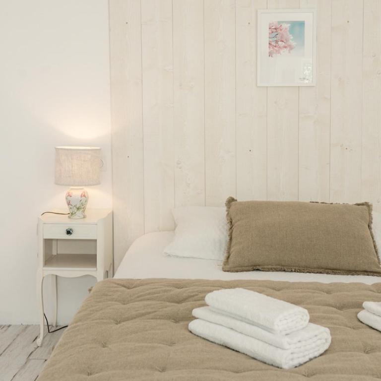LE MAS DE LA TERRE - Chambres d'hôtes - Double Room with Terrace - 2