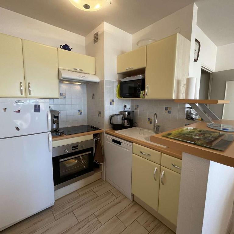 Appartement en bord de mer avec 2 chambres, balcon, parking et lave-vaisselle - FR-1-224C-243 - Apartment (6 Adults) - 7