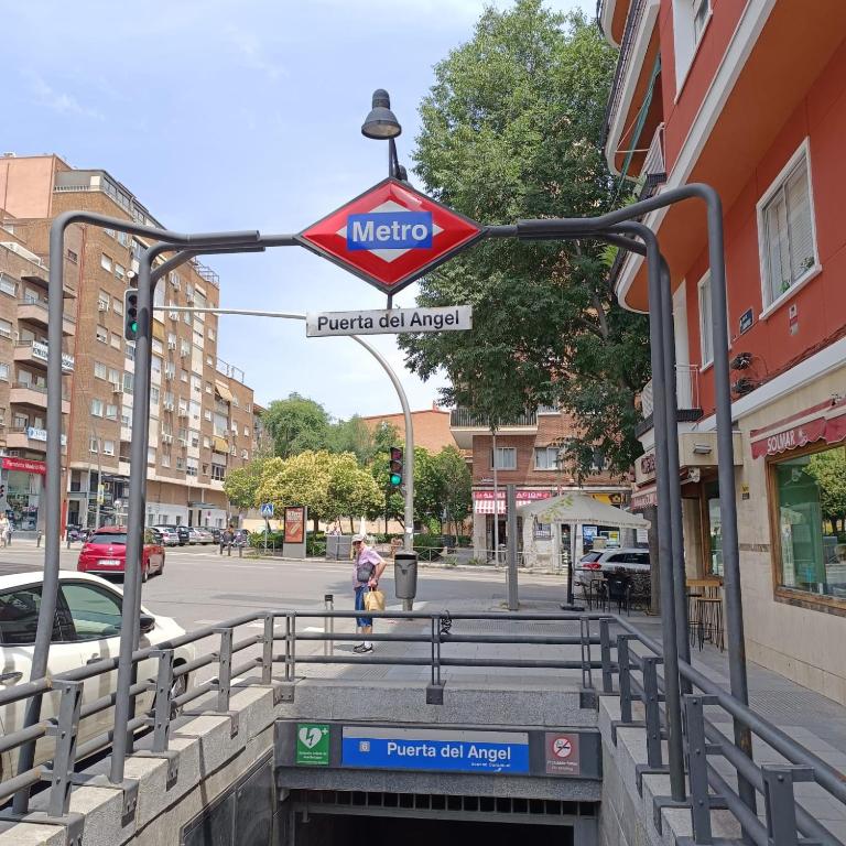 Solana de Luche, casa independiente tipo loft con terraza en Puerta del Ángel - Apartment mit 2 Schlafzimmern - 23