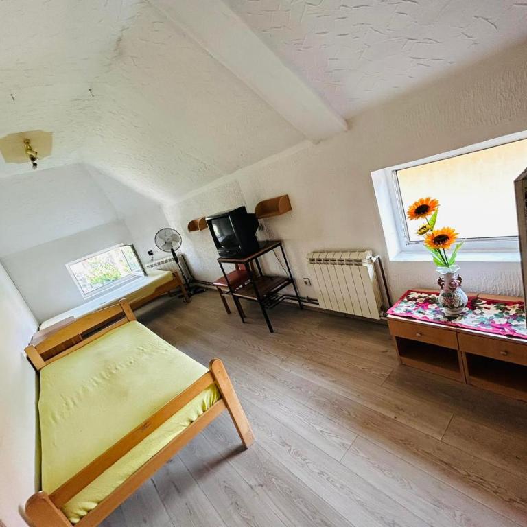 Rooms for rent "SARA" - Dvokrevetna Soba sa Zasebnim Krevetima - 4