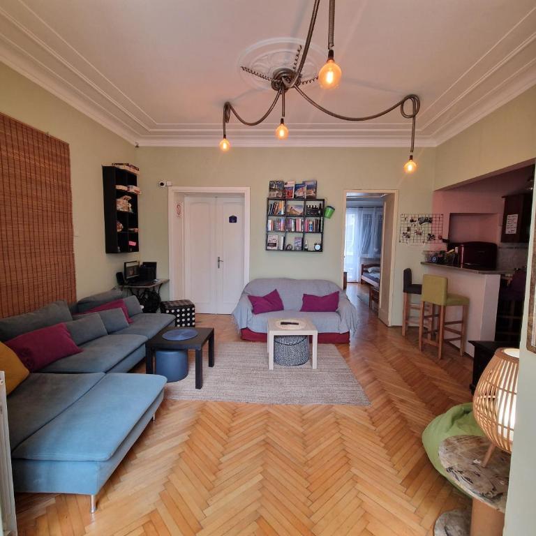 HostelChe Hostel - Krevet u Četvorokrevetnoj Mešanoj Spavaonici - 1