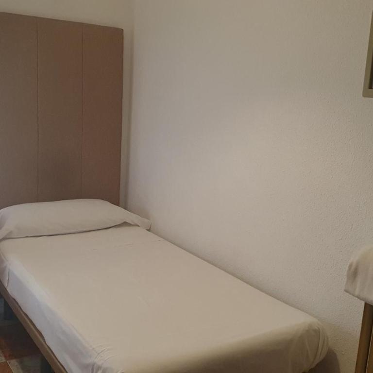 Hostal Kryse&Breogan -Madrid centro Gran Vía- - Chambre Simple avec Salle de Bains Commune - 1