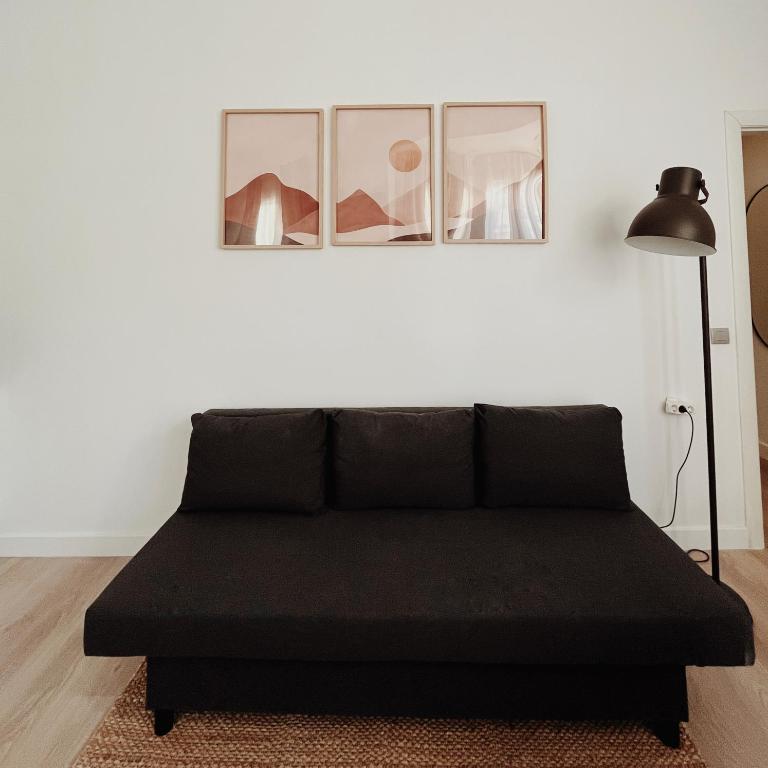 Apartamentos Express by gaiarooms - Three-Bedroom Apartment - 11
