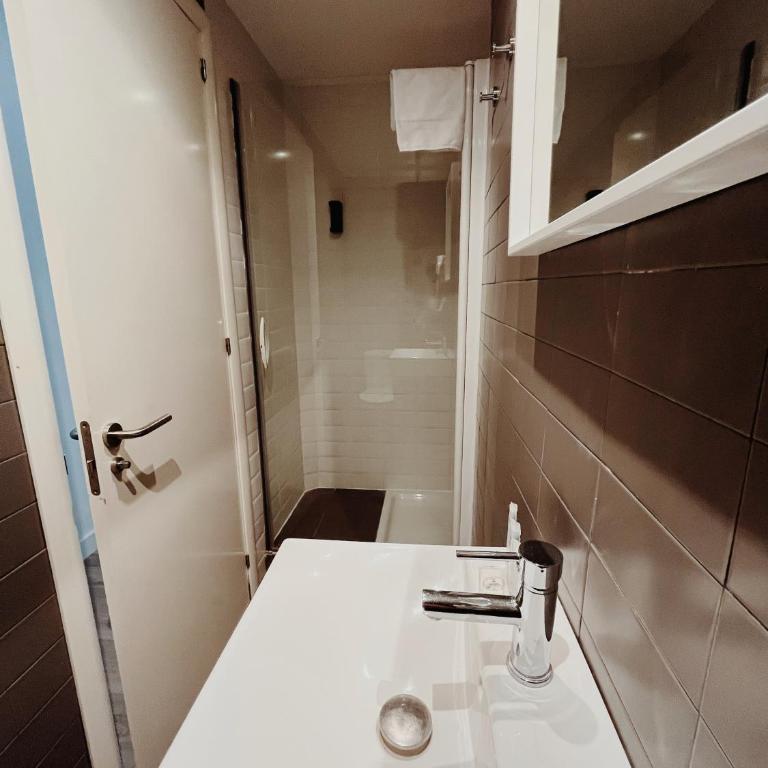 Apartamentos Express by gaiarooms - Three-Bedroom Apartment - 18
