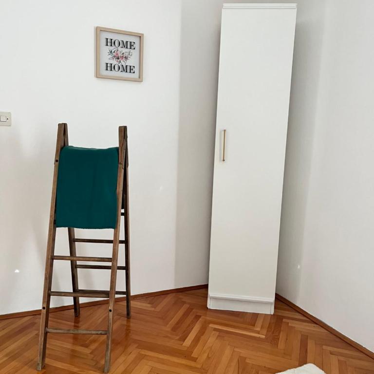 Angel's apartment - Three-Bedroom Apartment - 11