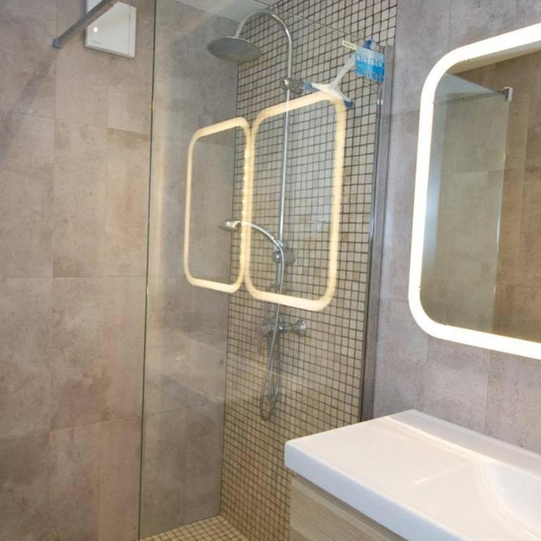Appartement T3 à Balaruc-les-Bains – 2 Chambres, Clim, WiFi, Parking, Proche Thermes, Classé 4* - FR-1-553-189 - Apartment - 15
