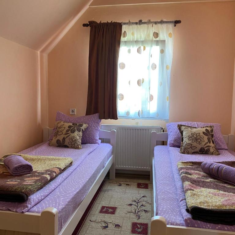Verica Rooms - Dvokrevetna Soba sa Zasebnim Krevetima i Zajedničkim Kupatilom - 1