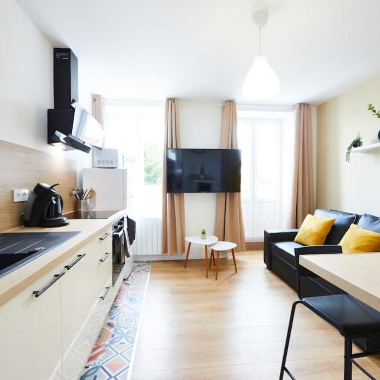 RB-1G - Joli 2 pièces au 1er étage avec terrasse 1 à 2 pers - One-Bedroom Apartment - 1