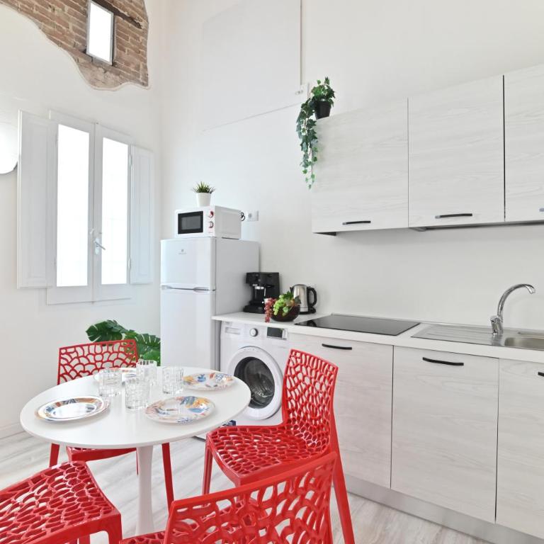 IzzHome The Breeze - One-Bedroom House - 18