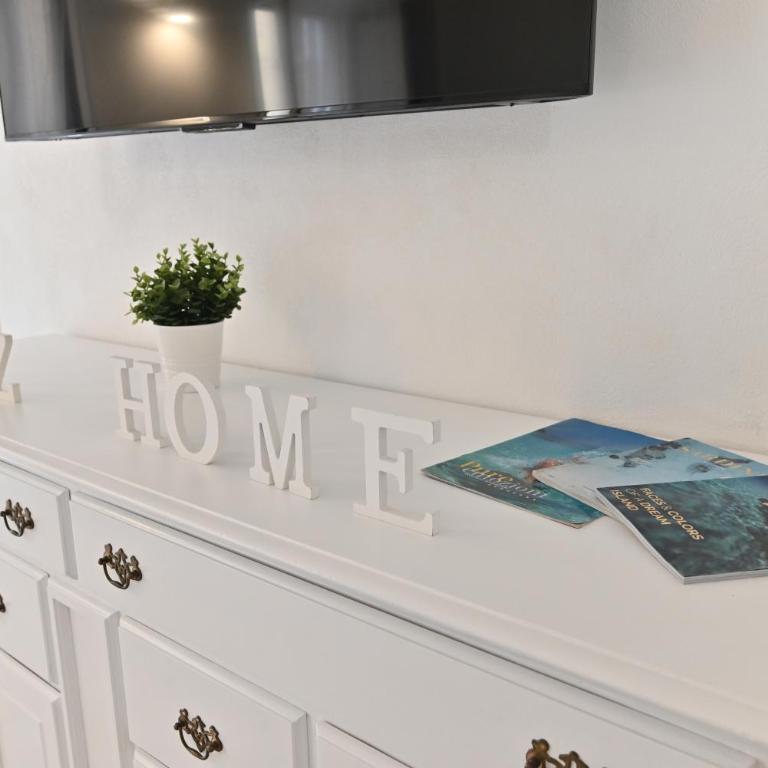 IzzHome The Breeze - One-Bedroom House - 5