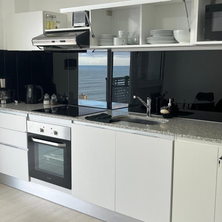 Excelente! Vista al mar con cochera y amenities gimnasio, play room y pileta climatizada - One-Bedroom Apartment - 9