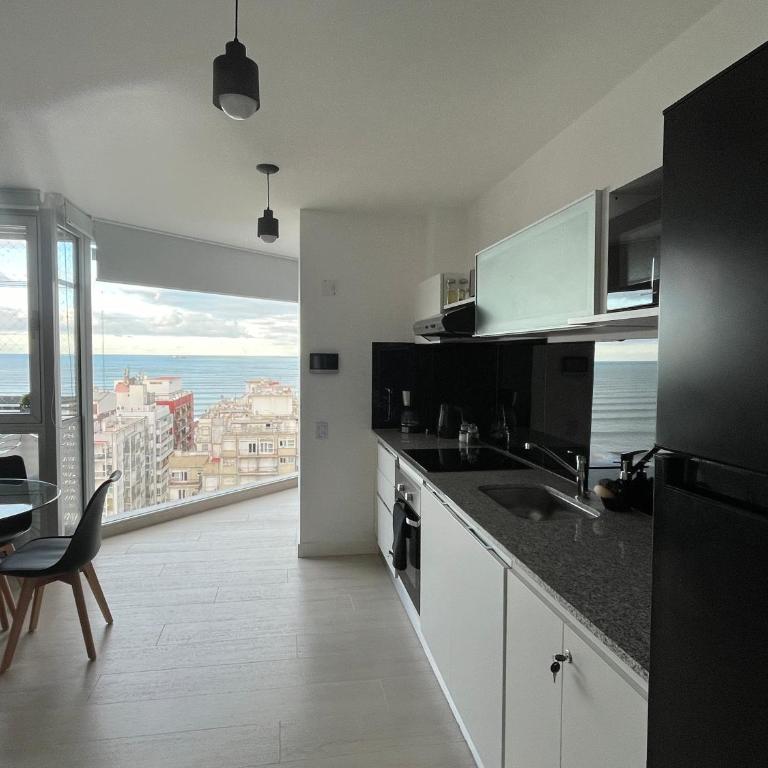 Excelente! Vista al mar con cochera y amenities gimnasio, play room y pileta climatizada - One-Bedroom Apartment - 3
