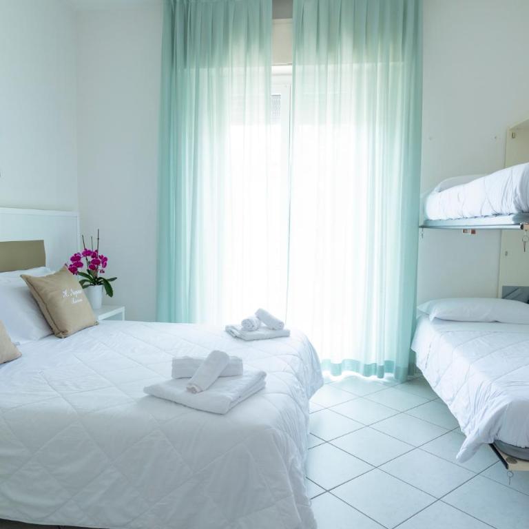 Hotel Negresco - Quadruple Room - 6