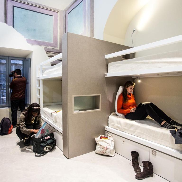 Little Italy Hostel Ex Chiesa S Donato - Posto Letto in Dormitorio Femminile - 1