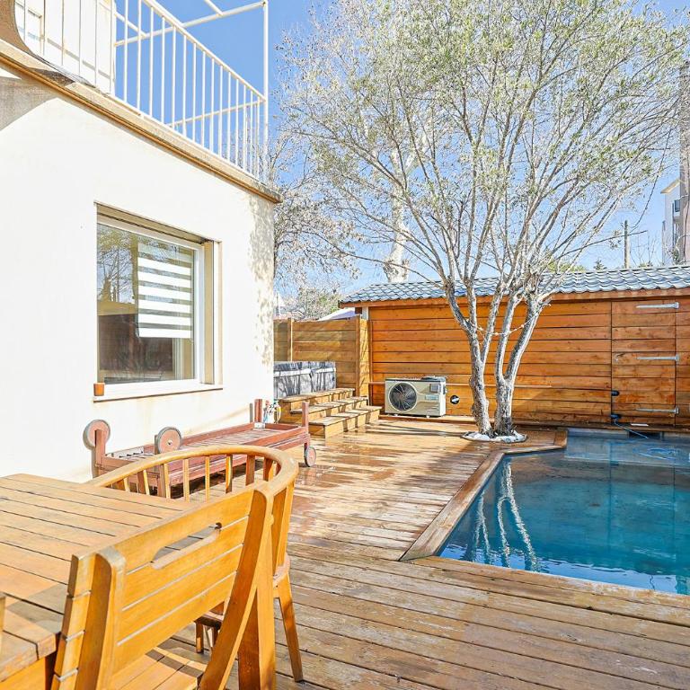 Maison avec Piscine et Jacuzzi Proche des plages - Villa 3 Chambres - 16