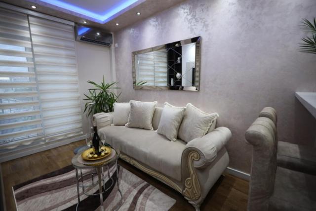 Imperial Lux Apartment - One-Bedroom Apartment - 45