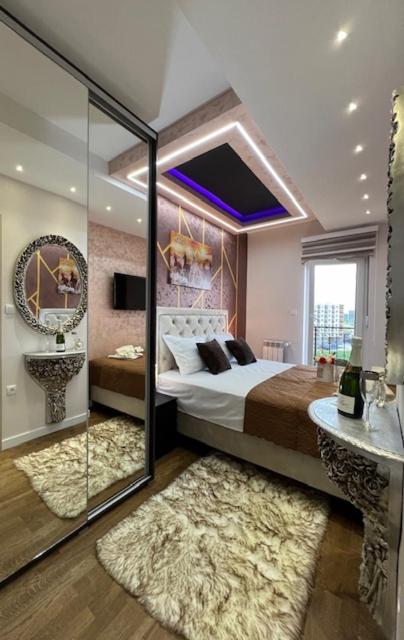 Imperial Lux Apartment - One-Bedroom Apartment - 52