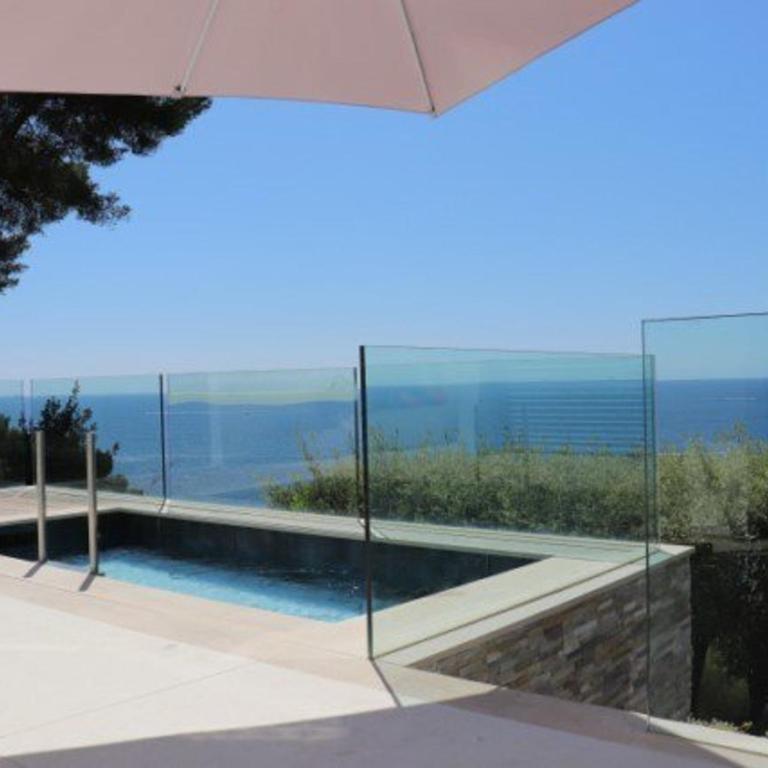 Belle villa à Cavalaire-sur-Mer avec piscine et vue mer - FR-1-100-228 - Villa - 5