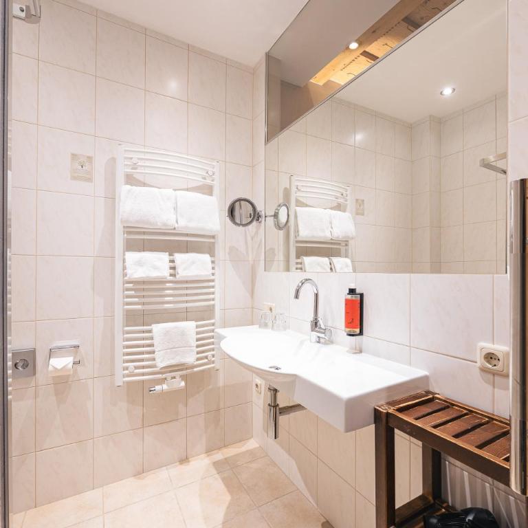 Upside Down Town Hotel Neue Post - Doppelzimmer "Cosy" - 6