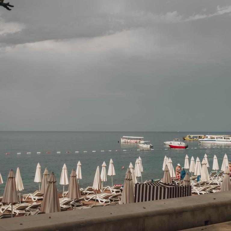 Duplex 3 bedrooms on the first line in Petrovac - One-Bedroom Apartment - 7