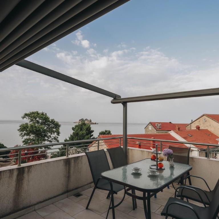 Duplex 3 bedrooms on the first line in Petrovac - One-Bedroom Apartment - 10