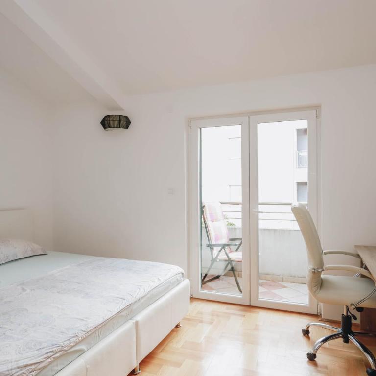 Duplex 3 bedrooms on the first line in Petrovac - One-Bedroom Apartment - 27