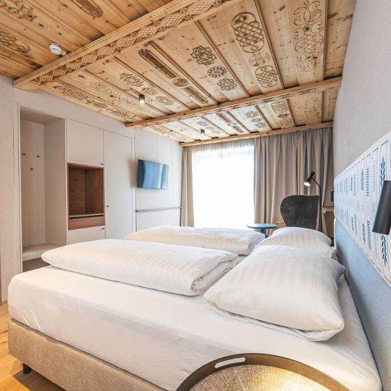 Upside Down Town Hotel Neue Post - Doppelzimmer mit Balkon - 2