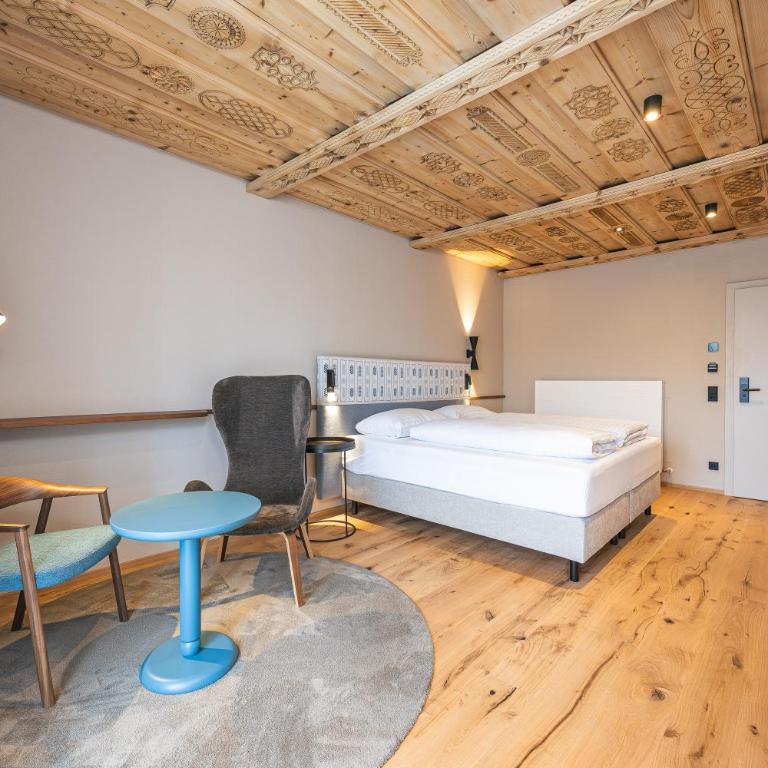 Upside Down Town Hotel Neue Post - Doppelzimmer mit Balkon - 3
