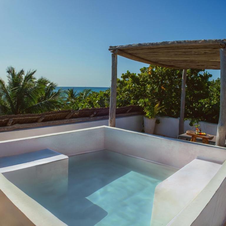 Hotel Pocna Tulum - Master Plunge Pool Panoramic View - 9