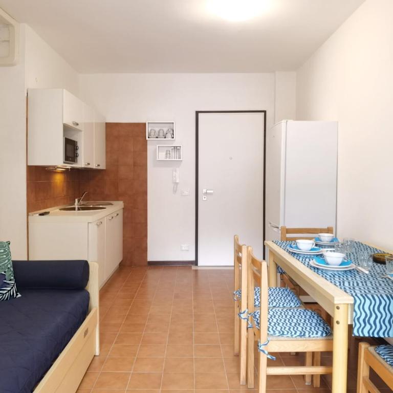 Villa D'Annunzio - Appartamento con 2 Camere da Letto - 2