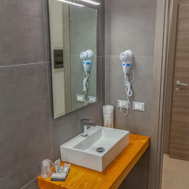 Isgrò Rooms - Camera Matrimoniale con Bagno Privato - 5