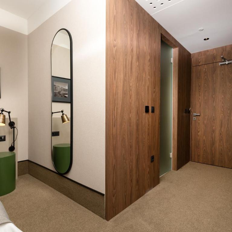 Infinity Hotel & More - Standardna Dvokrevetna Soba sa Bračnim Krevetom/Zasebnim Krevetima - 6