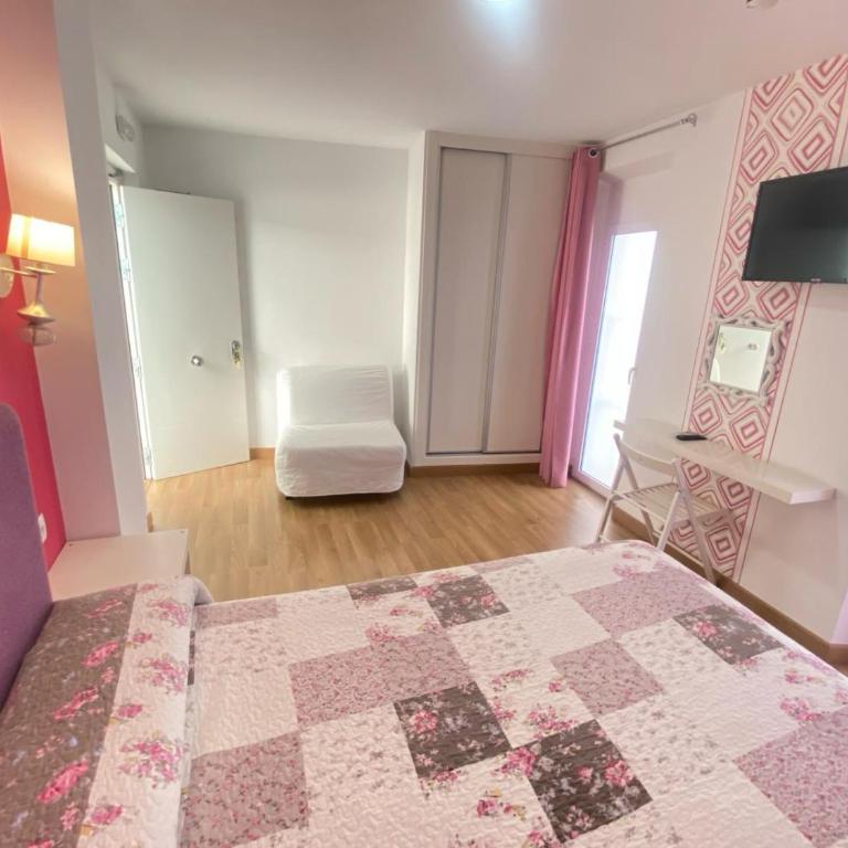 Hostal Fabiola - Habitación Doble con cama supletoria - 5