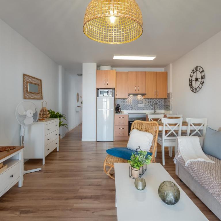 Renovated apartment on beachside with pool - Apartamento de 1 dormitorio - 8