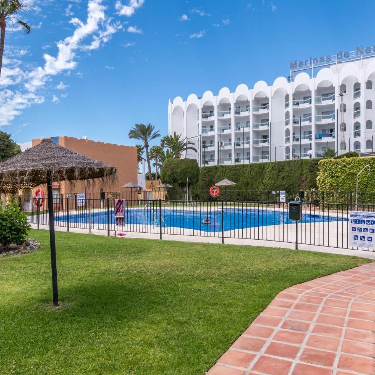 Renovated apartment on beachside with pool - Apartamento de 1 dormitorio - 2