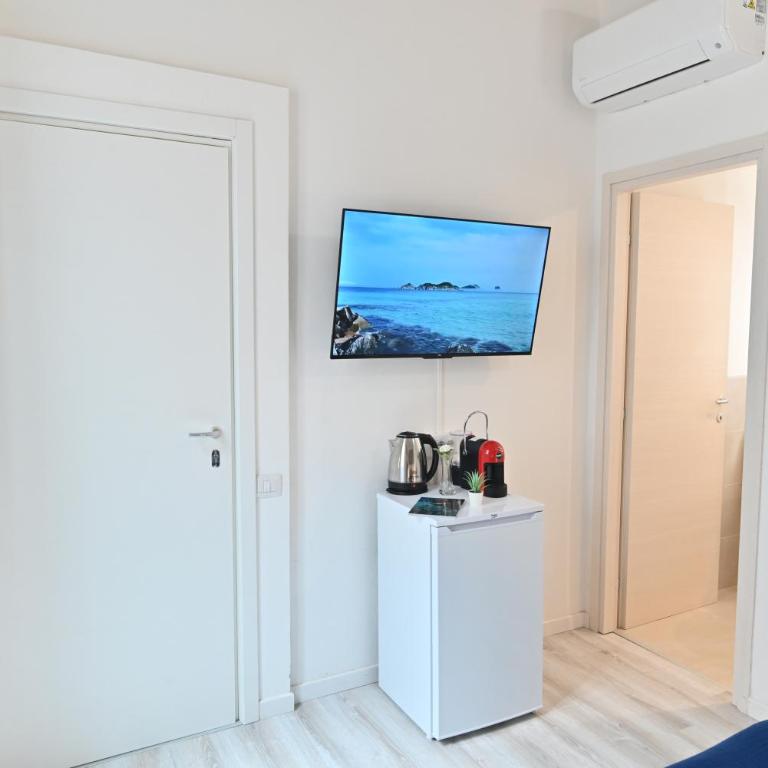 IzzHome City Heart Rooms - Standard Double Room - 10