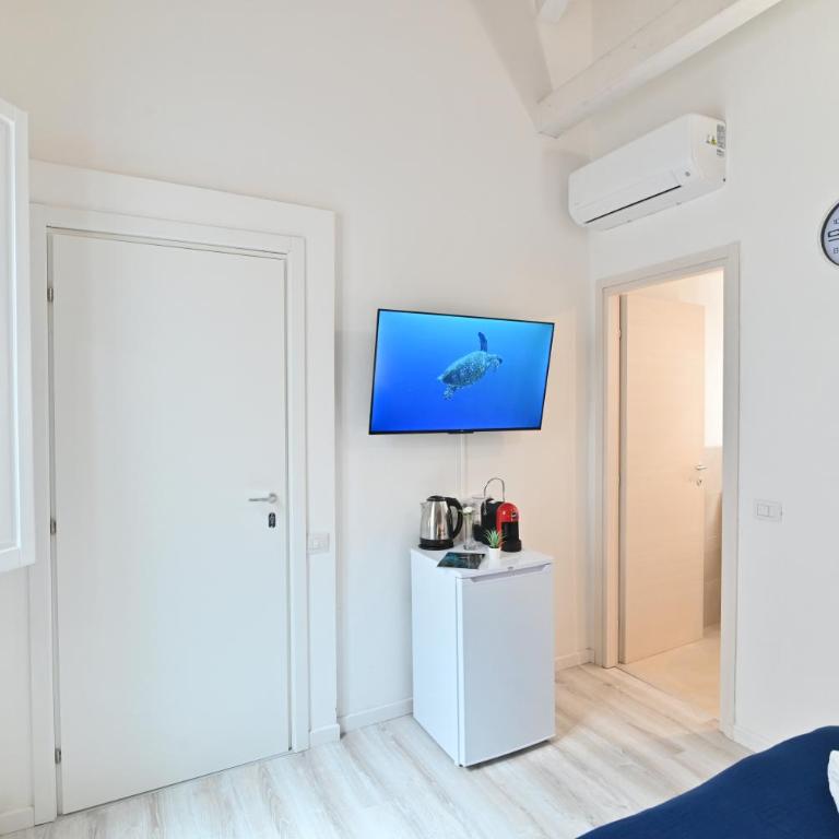 IzzHome City Heart Rooms - Standard Double Room - 11