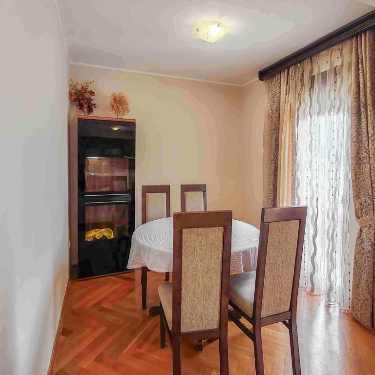 Sunny three-bedroom apartment in Budva - Apartman sa 3 Spavaće Sobe - 8