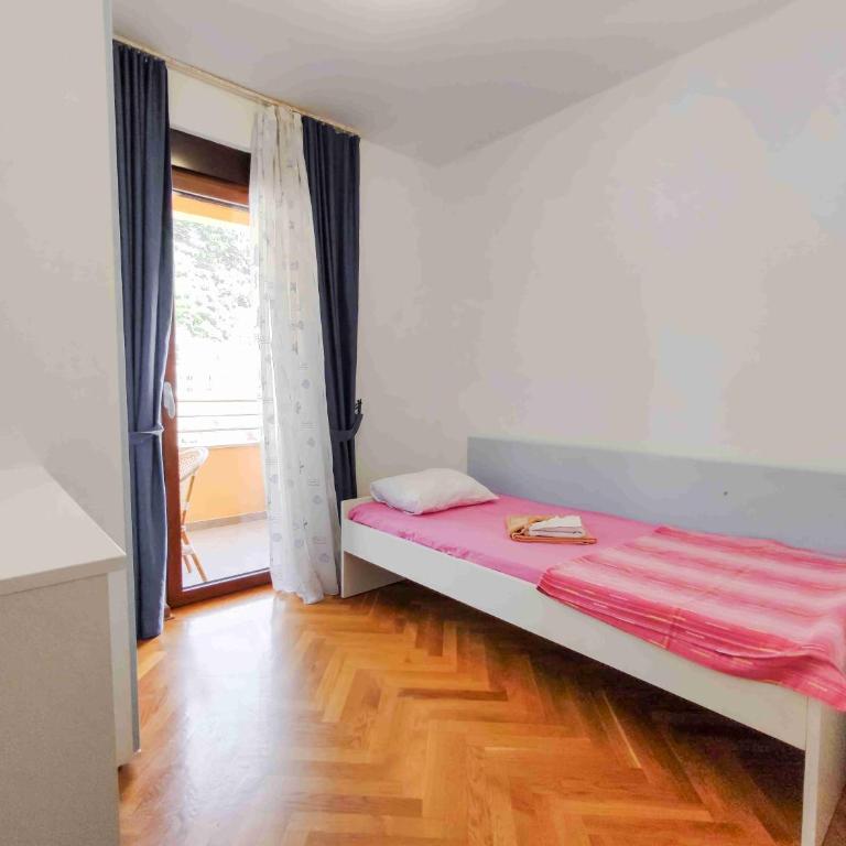 Sunny three-bedroom apartment in Budva - Apartman sa 3 Spavaće Sobe - 17