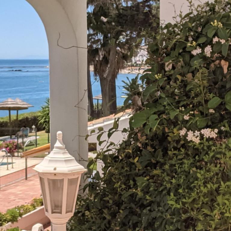 Tranquil Oceanfront Escape, One-Bedroom Haven - Apartamento de 1 dormitorio - 1