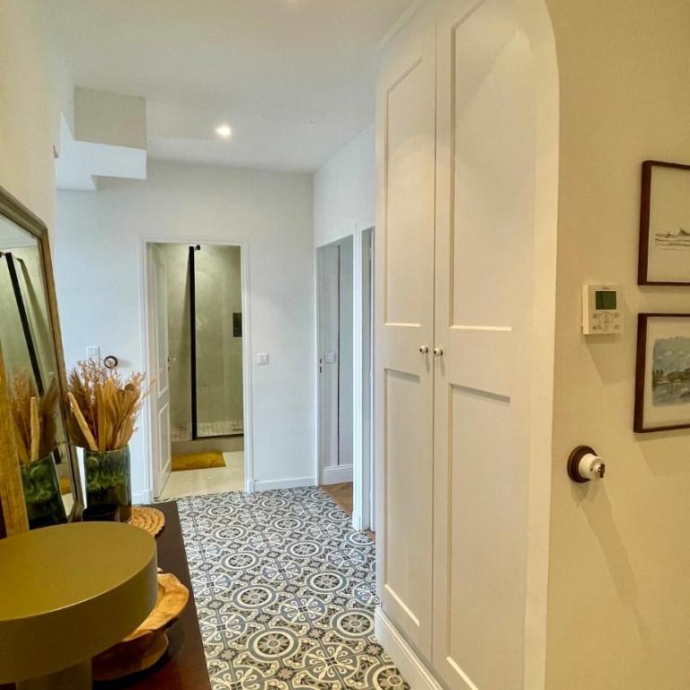 Bright, Spacious 2 Bedroom Apartment, Walk to Beach & Old Town - Appartement 2 Chambres - 7