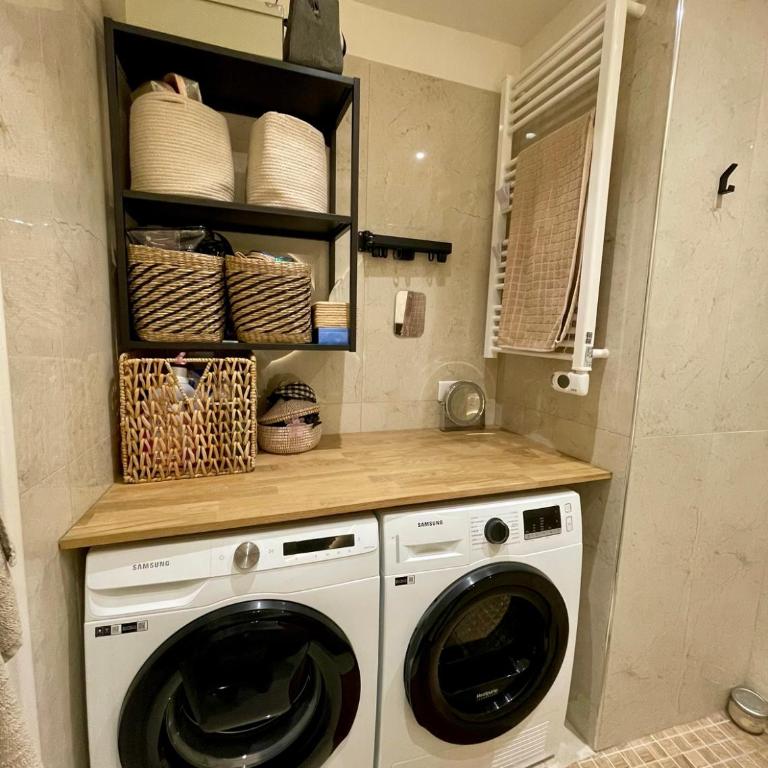 Bright, Spacious 2 Bedroom Apartment, Walk to Beach & Old Town - Appartement 2 Chambres - 13