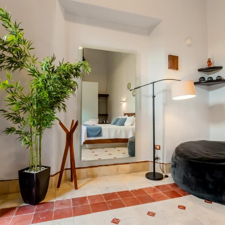 Kuxtal Hotel Boutique - Deluxe 1 king size, mini-bar, coffee maker - 5