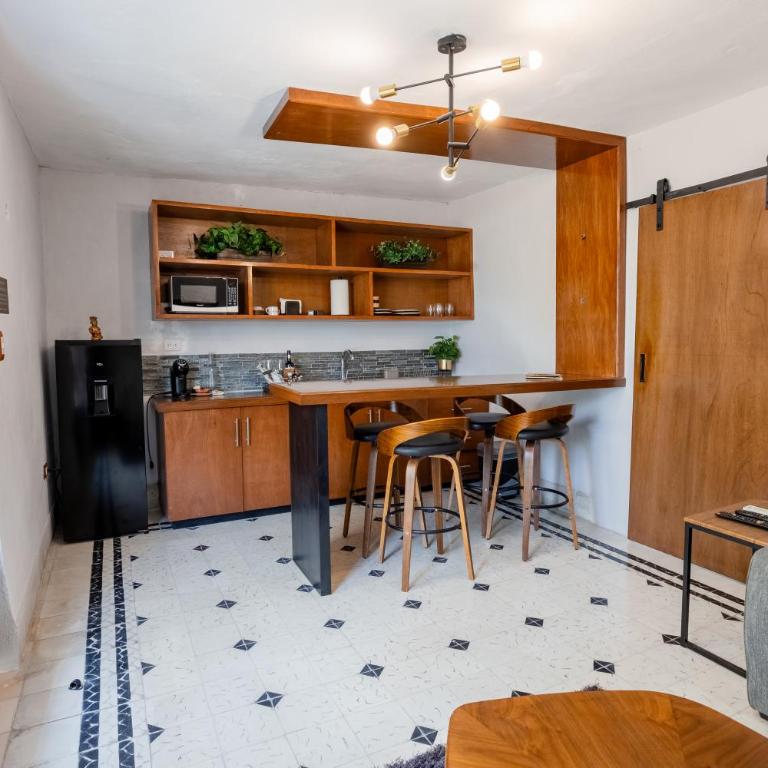 Kuxtal Hotel Boutique - Suite 1 king, sofa bed, dining room, mini-bar, microwave, coffee maker - 7
