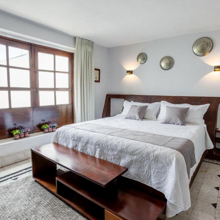 Kuxtal Hotel Boutique - Suite 1 king, sofa bed, dining room, mini-bar, microwave, coffee maker - 1