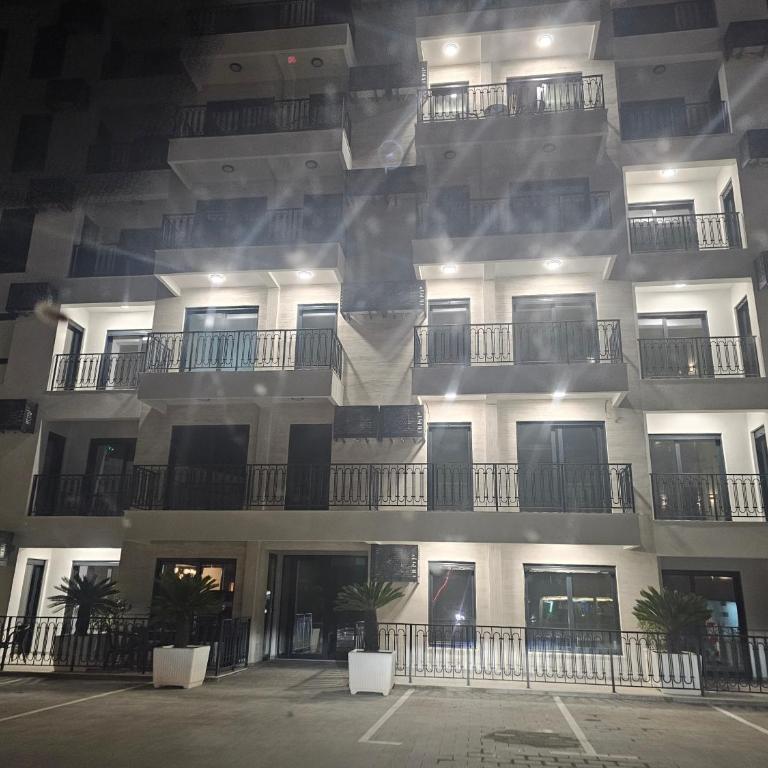 Skyline Apartments - One-Bedroom Apartment with Balcony and Sea View - 57
