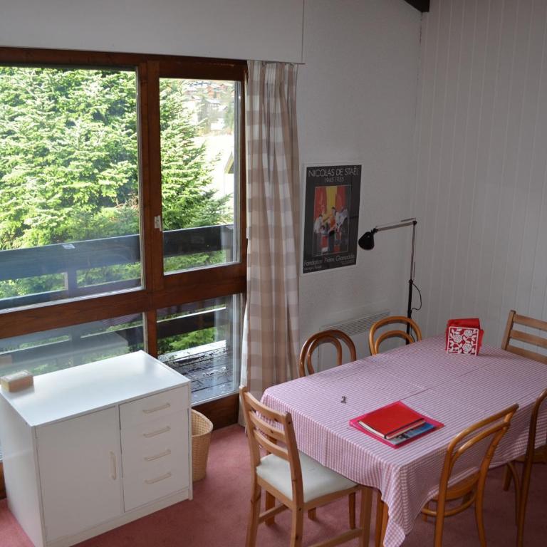 Chalet 6 pers à Châtel, proche centre et remontées, terrasse et équipements modernes - FR-1-676-135 - Chalet - 4