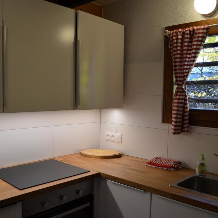 Chalet 6 pers à Châtel, proche centre et remontées, terrasse et équipements modernes - FR-1-676-135 - Chalet - 8