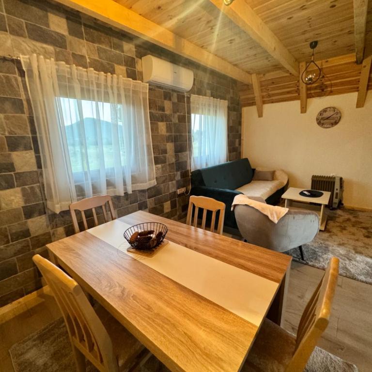 4Seasons Mountain Home 1 - Two-Bedroom House - 19